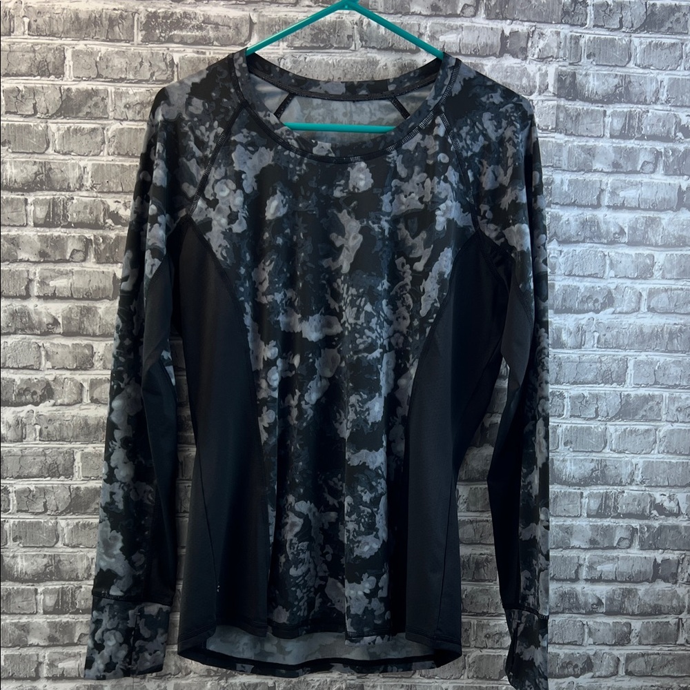 Women's Athleta Black and‎ Gray Long Sleeve Top